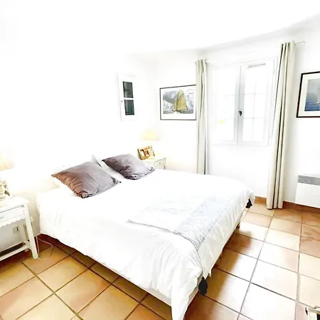 بيت للعطل Nice Holiday Home Grimaud غريمو